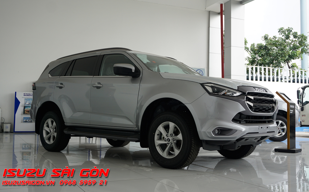 Xe Isuzu MuX Số Sàn B7 MT 2